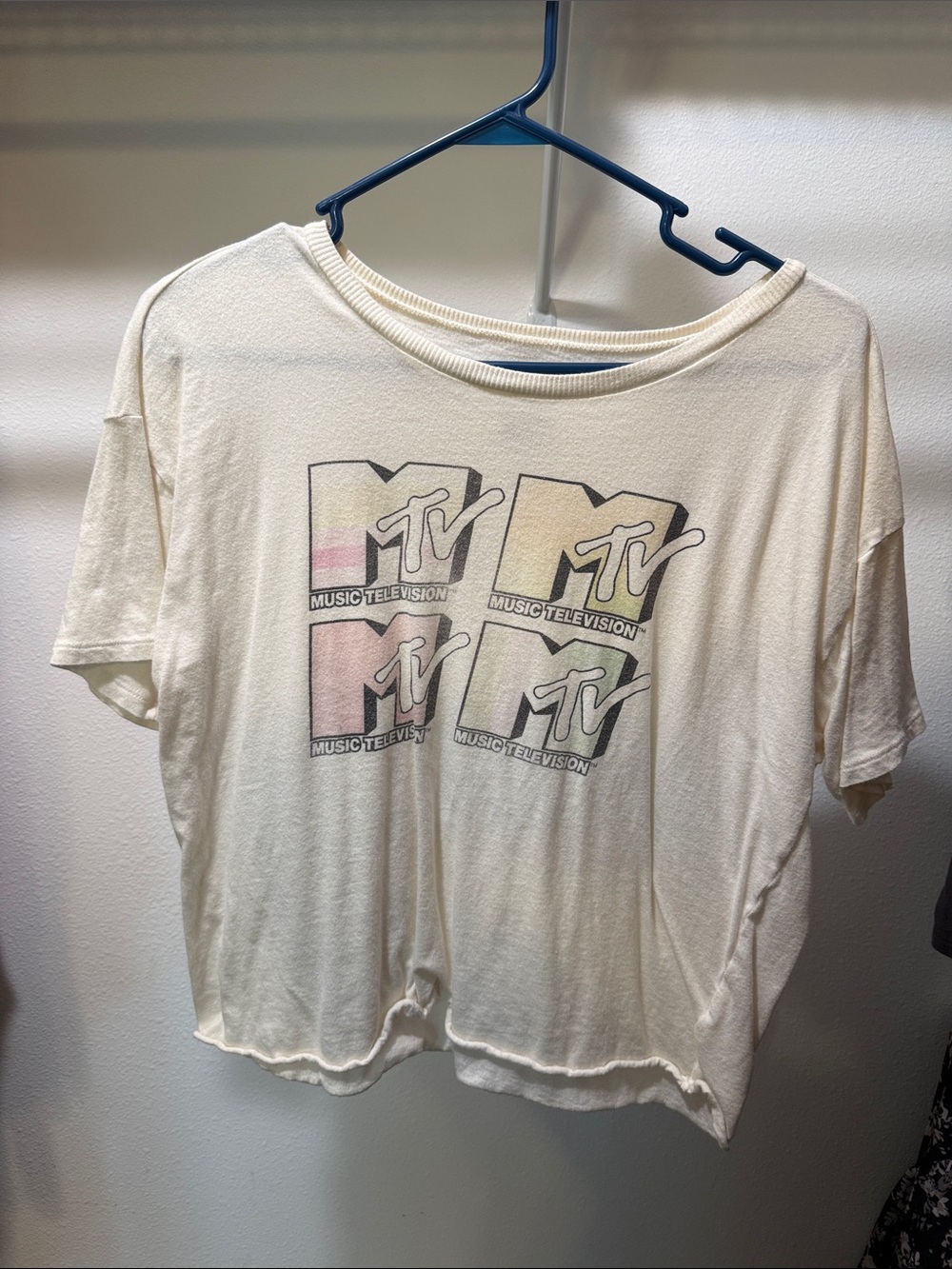 MTV cropped tee